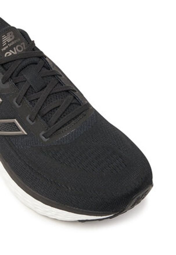 New Balance Buty do biegania Evoz MEVOZLK4 Czarny. Kolor: czarny. Materiał: materiał