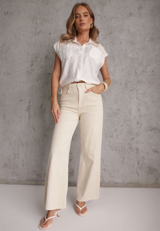 Renee - Biała Boho Koszula z Wiskozy Bez Rękawów ze Ściągaczem w Talii Assabel. Okazja: na co dzień. Kolor: biały. Materiał: wiskoza. Długość rękawa: bez rękawów. Wzór: gładki. Sezon: lato. Styl: boho