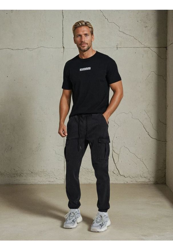 Sinsay - Jeansy jogger - czarny. Kolor: czarny