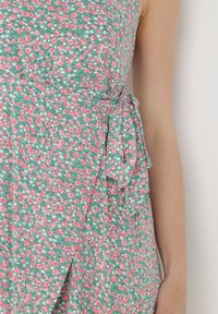 Born2be - Zielono-Różowa Sukienka z Wiskozy Kalleia. Kolor: zielony. Materiał: wiskoza. Długość rękawa: na ramiączkach. Wzór: kwiaty. Typ sukienki: kopertowe. Styl: klasyczny. Długość: midi #6