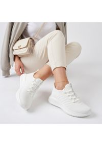 Big-Star - Sneakersy damskie Big Star, cholewka z materiału tekstylnego o oddychającej strukturze elastyczne sznurowanie, białe, UU274056. Okazja: na co dzień, na spacer. Zapięcie: sznurówki. Kolor: biały. Materiał: materiał. Szerokość cholewki: normalna. Sport: turystyka piesza #2