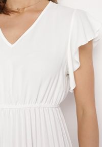 Born2be - Biała Sukienka Rozkloszowana Midi z Plisowanym Dołem Sabara. Okazja: na co dzień. Kolor: biały. Materiał: skóra. Styl: casual. Długość: midi #4