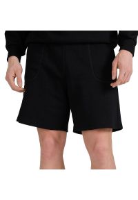 4f - Spodenki męskie 4F WSS25TSHOU54420S - czarne. Kolor: czarny. Materiał: poliester, dresówka, bawełna. Długość: do kolan. Sport: fitness #1