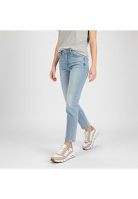 Sneakersy damskie Rieker, cholewka ze skóry ekologicznej i materiału tekstylnego o dynamicznej sportowej sylwetce z panelową konstrukcją sznurowanie. Okazja: na co dzień. Zapięcie: sznurówki. Kolor: biały. Materiał: materiał, skóra ekologiczna. Szerokość cholewki: normalna. Wzór: aplikacja #7