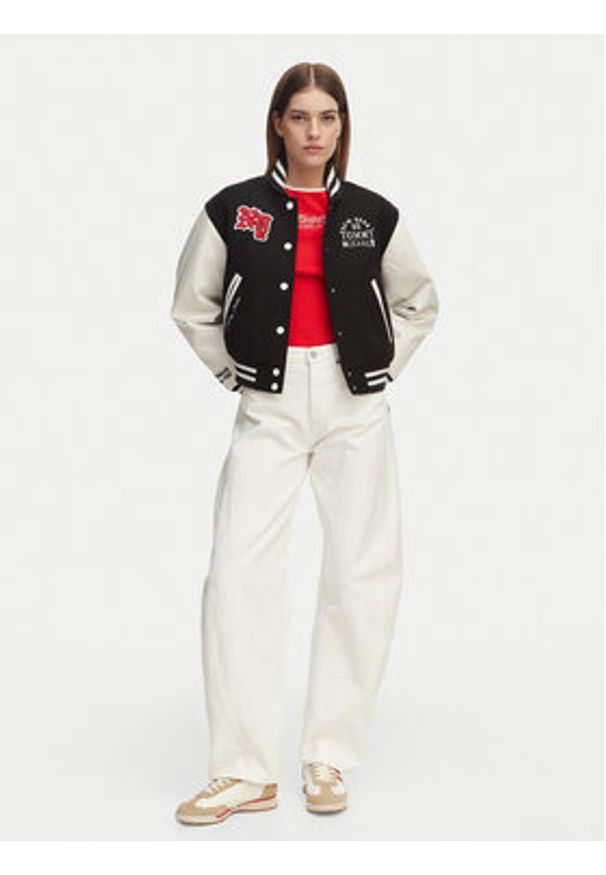 Tommy Jeans Jeansy DW0DW22662 Biały Barrel Fit. Kolor: biały