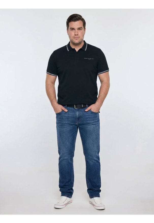 Big-Star - Koszulka męska polo czarna Wladym 906. Typ kołnierza: polo. Kolor: czarny. Materiał: dzianina. Wzór: nadruk. Styl: klasyczny