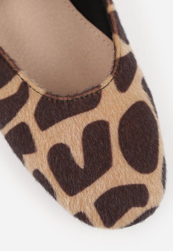 Renee - Panterkowe Balerinki Vices w Stylu Mary Jane ze Skórzaną Wkładką Rilaneia. Okazja: na co dzień. Materiał: skóra. Wzór: grochy. Styl: casual, klasyczny