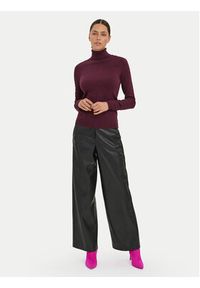 Vero Moda Golf Glory 10231630 Fioletowy Regular Fit. Typ kołnierza: golf. Kolor: fioletowy. Materiał: wiskoza