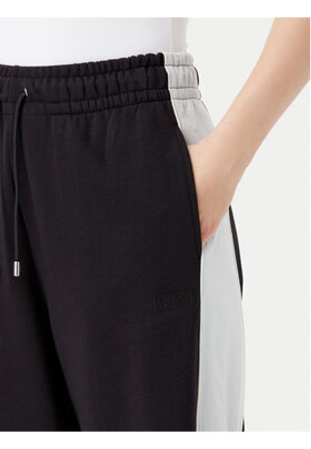 Hugo - HUGO Spodnie dresowe 50531179 Czarny Regular Fit. Kolor: czarny. Materiał: bawełna