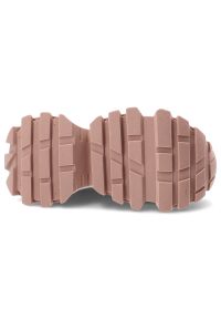 Sneakersy damskie GOE, cholewka ze skóry naturalnej zamszowej kontrastowe panele wiązanie klasyczne, fioletowe, TT2N4026. Okazja: na co dzień. Zapięcie: sznurówki. Kolor: fioletowy. Materiał: skóra, zamsz. Szerokość cholewki: normalna. Styl: klasyczny #5