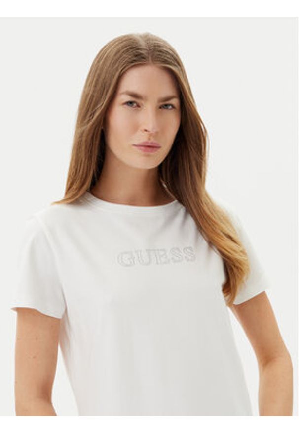 Guess T-Shirt BRIANA SS V3BI11 J1314 Biały Active Fit. Kolor: biały. Materiał: bawełna