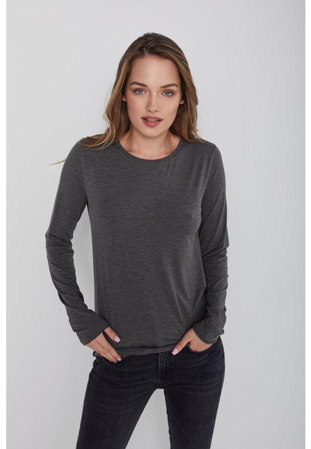 BLUZKA EMMA MODAL CIEMNO SZARA L - Flawless. Okazja: na spacer, na co dzień. Kolor: szary. Materiał: tkanina, jeans, skóra, dresówka. Długość rękawa: długi rękaw. Długość: długie. Styl: casual, elegancki, sportowy, klasyczny