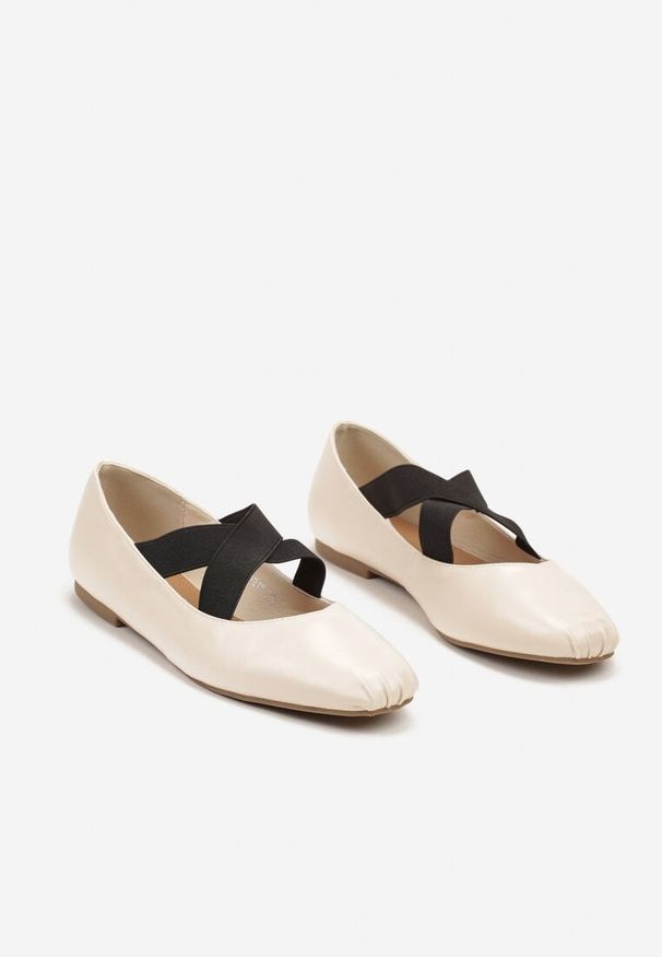 Born2be - Beżowe Płaskie Balerinki Ozdobione Gumką Elizora. Okazja: na co dzień. Kolor: beżowy. Materiał: jeans. Wzór: aplikacja. Obcas: na obcasie. Styl: elegancki, casual