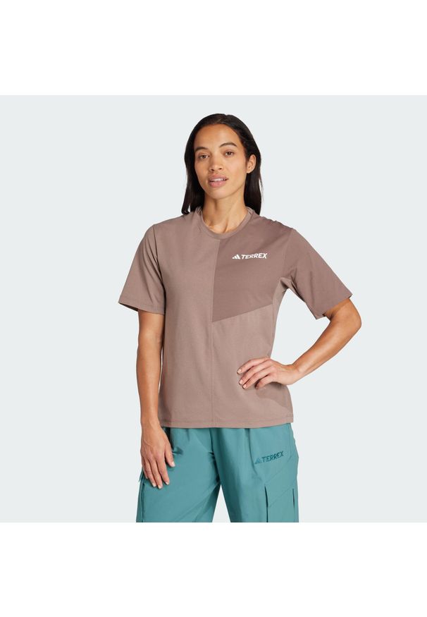 Adidas - Koszulka Terrex Multi Climacool. Kolor: brązowy, beżowy, wielokolorowy. Technologia: ClimaCool (Adidas). Sport: turystyka piesza
