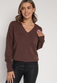 Born2be - Brązowy Sweter z Dekoltem w V z Domieszką Kaszmiru Mariara. Okazja: na co dzień. Typ kołnierza: dekolt w kształcie V. Kolor: brązowy. Materiał: kaszmir. Wzór: bez wzorów. Styl: casual #5