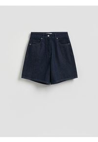 Reserved - Jeansowe bermudy - granatowy. Kolor: niebieski. Materiał: jeans