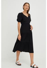 Answear Lab sukienka kolor czarny midi rozkloszowana. Kolor: czarny. Typ sukienki: rozkloszowane. Styl: wakacyjny. Długość: midi #4