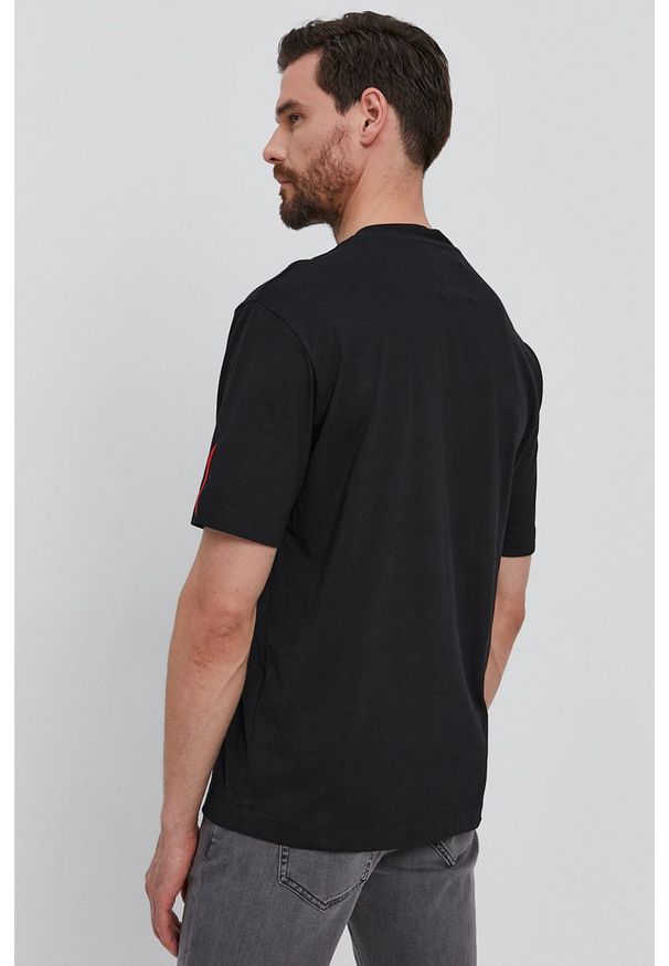 After Label T-shirt męski kolor czarny z aplikacją. Okazja: na co dzień. Kolor: czarny. Wzór: aplikacja. Styl: casual