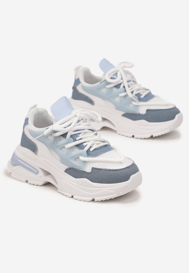 Born2be - Biało-Niebieskie Sneakersy na Grubej Podeszwie z Wycięciami i Ozdobnym Sznurowaniem Lenisa. Kolor: niebieski