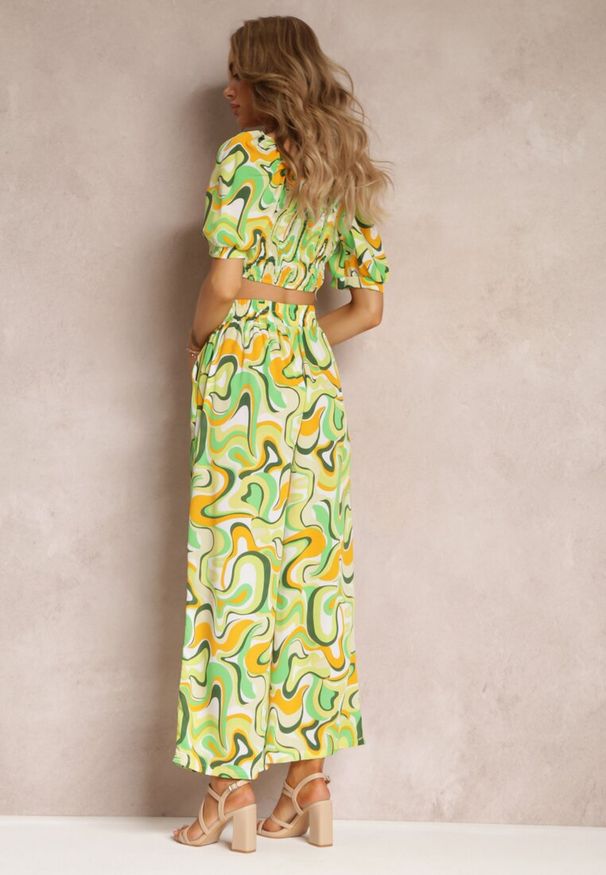 Renee - Jasnozielony 2-częściowy Komplet Top z Marszczeniami i Szerokie Spodnie Alesi. Kolor: zielony