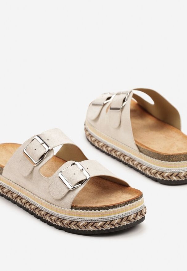 Born2be - Beżowe Klapki na Grubej Podeszwie z Plecionką i Klamrami Tuveline. Okazja: na co dzień, na spacer. Kolor: beżowy. Sezon: lato. Styl: casual, klasyczny, elegancki