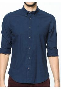 Wrangler - WRANGLER BUTTON-DOWN SHIRT MĘSKA KOSZULA MATERIAŁOWA DARK INDIGO W59245V1E. Typ kołnierza: button down. Materiał: materiał #5