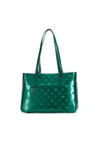 Wittchen - Torebka shopperka z błyszczącej skóry w monogram zielona. Kolor: zielony. Wzór: haft, gładki. Dodatki: z haftem. Materiał: lakierowane, skórzane. Styl: casual, elegancki #3