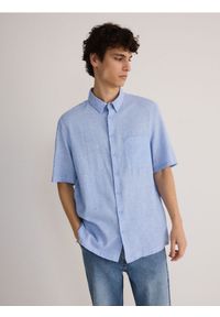 Reserved - Koszula regular z lnem - jasnoniebieski. Kolor: niebieski. Materiał: len