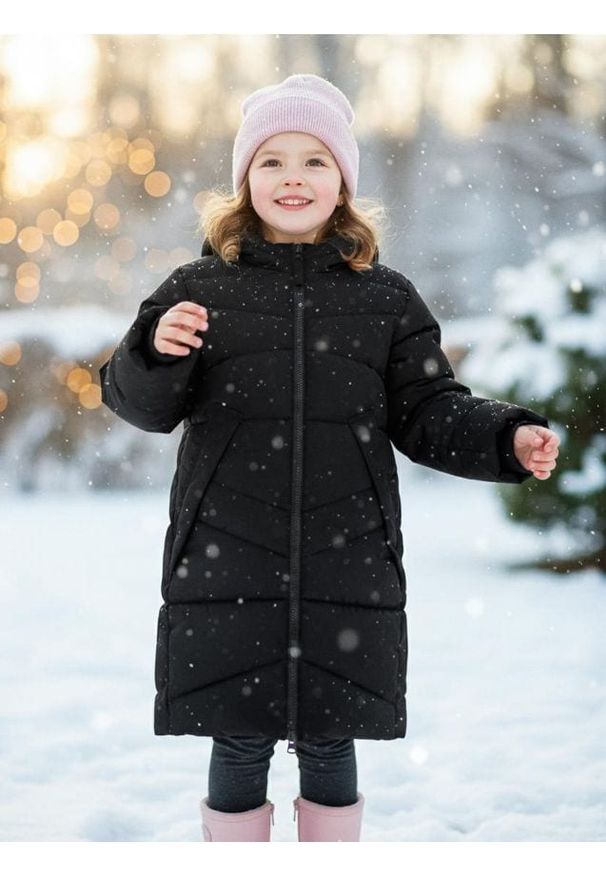 Sinsay - Pikowana kurtka puffer z kapturem - czarny. Typ kołnierza: kaptur. Kolor: czarny