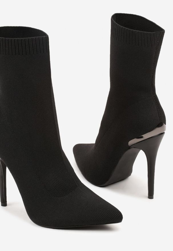 Renee - Czarne Botki Vices ze Skarpetkową Cholewką na Szpilce Brattalie. Okazja: na imprezę, na co dzień. Nosek buta: szpiczasty. Kolor: czarny. Materiał: jeans. Szerokość cholewki: normalna. Obcas: na szpilce. Styl: casual, klasyczny, elegancki. Wysokość obcasa: średni