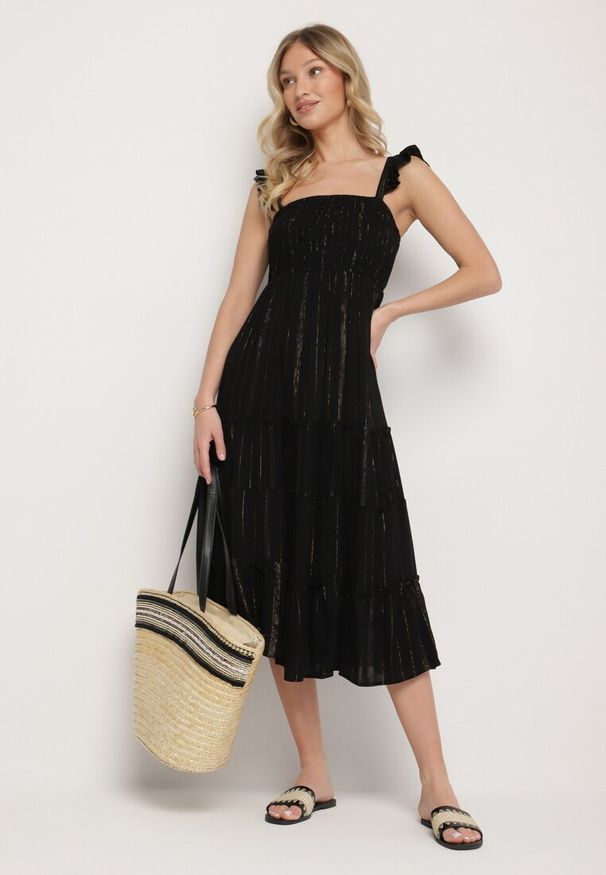 Born2be - Czarna Wiskozowa Sukienka na Ramiączkach Zdobiona Metaliczną Nicią Iffrisse. Okazja: na co dzień. Kolor: czarny. Materiał: wiskoza. Długość rękawa: na ramiączkach. Wzór: aplikacja. Styl: casual