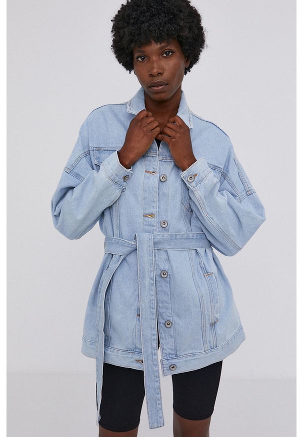 Answear Lab Kurtka jeansowa damska przejściowa oversize. Kolor: niebieski. Materiał: jeans. Styl: wakacyjny
