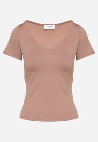 Born2be - Ciemnoróżowy T-shirt z Wiskozą o Dopasowanym Kroju z Dekoltem w Serek Folarisse. Typ kołnierza: dekolt w serek. Kolor: różowy. Materiał: wiskoza