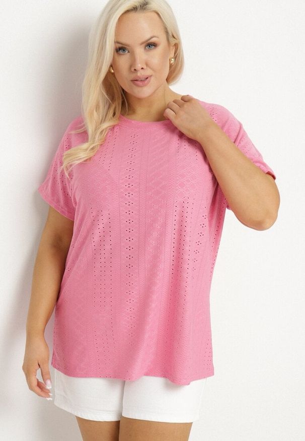 Born2be - Różowy Klasyczny T-shirt z Bawełną Nilavienna. Okazja: na co dzień. Kolor: różowy. Materiał: bawełna. Styl: klasyczny