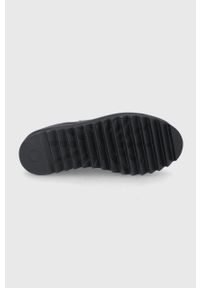 Ugg - UGG Śniegowce Classic Rising Toggle kolor czarny. Nosek buta: okrągły. Zapięcie: sznurówki. Kolor: czarny. Materiał: wełna, guma. Obcas: na platformie #3