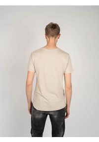Xagon Man T-Shirt | P22082 V5 8300 | Mężczyzna | Beżowy. Okazja: na co dzień. Kolor: beżowy. Materiał: bawełna, elastan. Długość: długie. Styl: casual