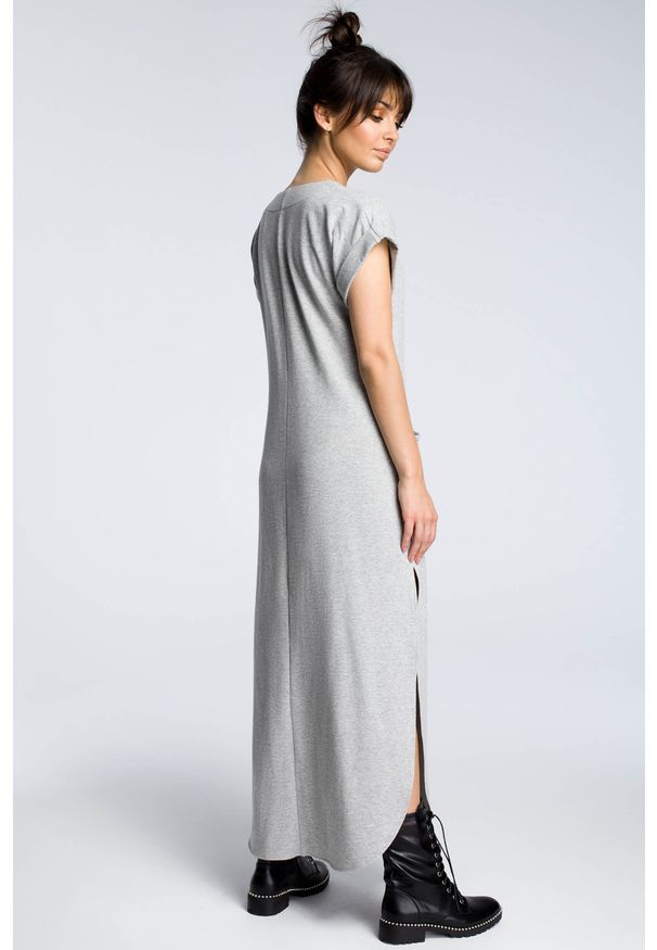 Sukienki.shop - Długa komfortowa sukienka z rozcięciami. Okazja: na plażę, na spacer. Materiał: jeans, bawełna, materiał, skóra, tkanina, elastan. Sezon: lato. Styl: elegancki. Długość: maxi