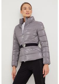 EA7 Emporio Armani kurtka damska kolor fioletowy zimowa. Typ kołnierza: kaptur. Kolor: fioletowy. Materiał: materiał. Sezon: zima