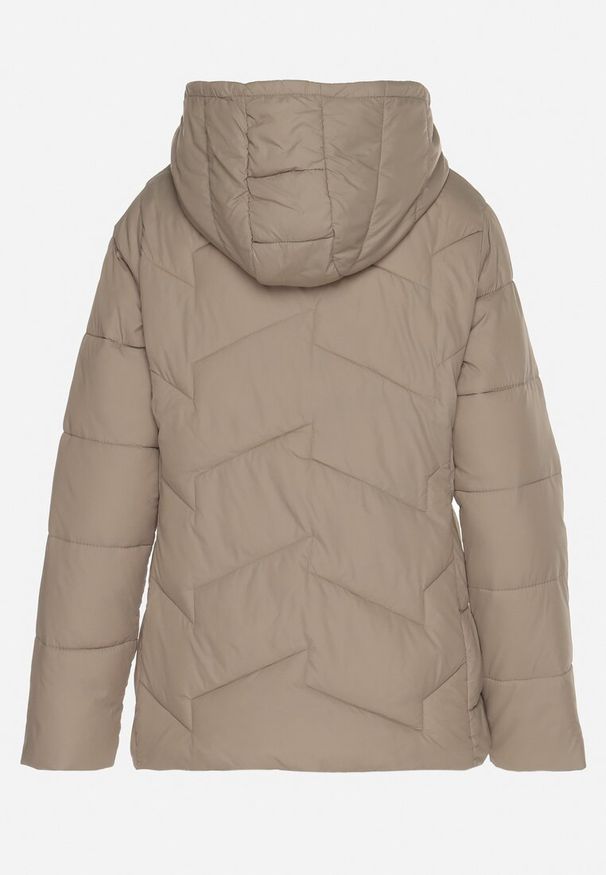 Born2be - Ciemnobeżowa Kurtka z Pikowanymi Przeszyciami i Odpinanym Kapturem Felanwen. Okazja: na co dzień. Kolor: beżowy. Materiał: jeans. Styl: casual, elegancki, sportowy