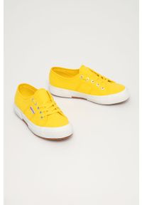 Superga - Tenisówki. Nosek buta: okrągły. Zapięcie: sznurówki. Kolor: żółty. Materiał: syntetyk, materiał, guma. Szerokość cholewki: normalna. Obcas: na obcasie. Wysokość obcasa: niski #4