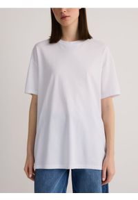 Reserved - T-shirt oversize z modalem - biały. Kolor: biały. Materiał: dzianina, bawełna #1