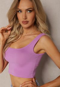 Renee - Fioletowy Tank Top z Elastycznej Bawełny z Głębokim Dekoltem Omaliana. Okazja: na co dzień. Kolor: fioletowy. Materiał: bawełna. Styl: casual #3