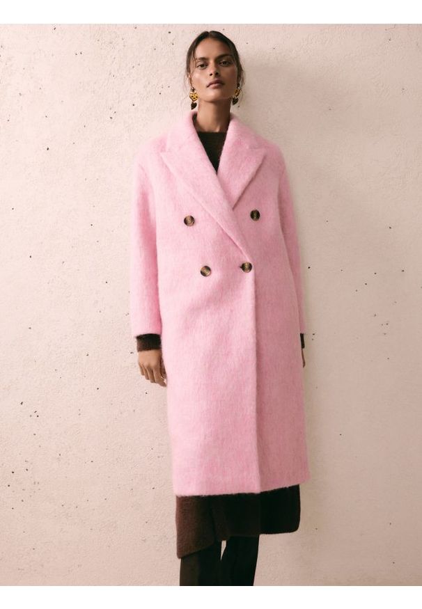 Reserved - Dwurzędowy płaszcz z wełną - różowy. Kolor: różowy. Materiał: wełna
