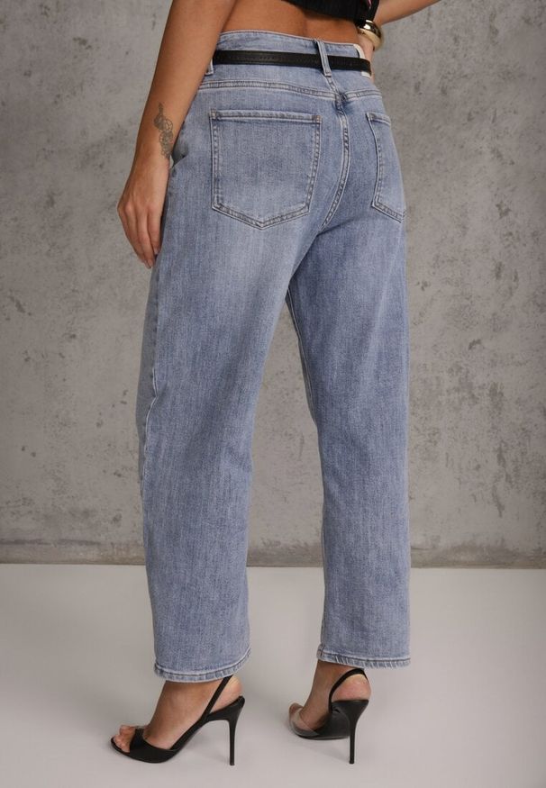 Renee - Niebieskie Jeansy Mom Fit z Bawełną High Waist Hippamene. Stan: podwyższony. Kolor: niebieski. Długość: krótkie. Wzór: aplikacja