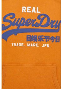 Superdry bluza męska kolor pomarańczowy z kapturem z nadrukiem. Typ kołnierza: kaptur. Kolor: pomarańczowy. Wzór: nadruk