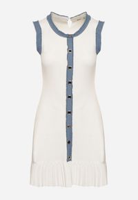 Born2be - Biała Sukienka z Wiskozą Ozdobiona Jeansowymi Wstawkami i Guzikami Lilammea. Kolor: biały. Materiał: wiskoza, jeans. Wzór: aplikacja. Styl: elegancki, klasyczny #3