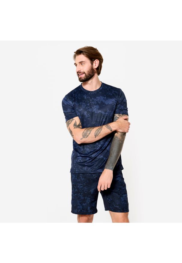 DOMYOS - Koszulka fitness męska Domyos krótki rękaw. Kolor: niebieski. Materiał: poliester, materiał. Długość rękawa: krótki rękaw. Długość: krótkie. Sport: fitness