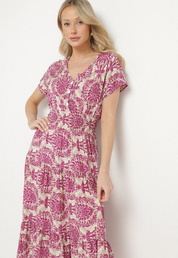 Born2be - Różowa Bawełniana Sukienka o Rozkloszowanym Kroju z Gumką w Pasie Desilona. Okazja: na co dzień. Typ kołnierza: dekolt w kształcie V. Kolor: różowy. Materiał: bawełna. Długość rękawa: krótki rękaw. Styl: elegancki, casual