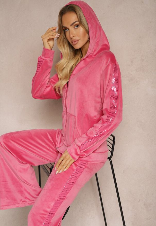 Renee - Fuksjowy Welurowy Komplet Dresowy Bluza z Kapturem i Spodnie Typu Jogger z Lampasem Florira. Kolor: różowy. Materiał: dresówka, welur