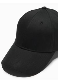 Ombre Clothing - Jednokolorowa męska czapka bejsbolówka z daszkiem – czarna V1. Kolor: czarny. Materiał: bawełna. Wzór: ze splotem. Styl: klasyczny, sportowy, casual #3